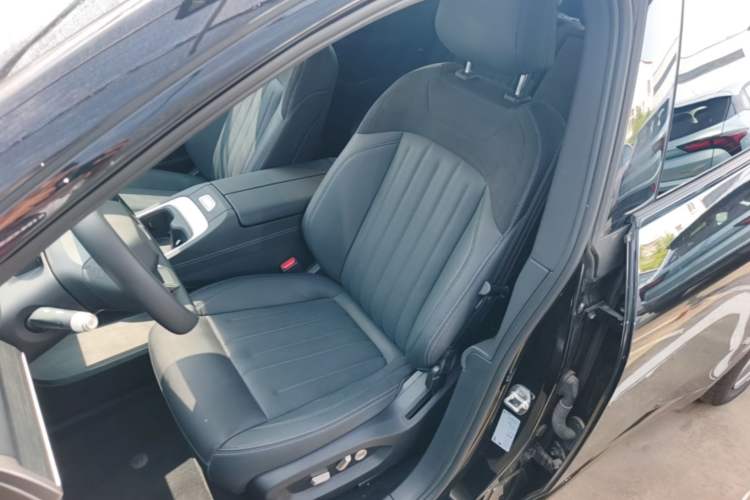 Used ONVO L60 2024 60 kWh Rear-Drive Version Left Front Seat