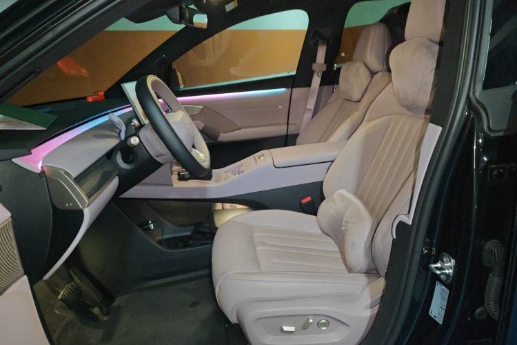 Used ONVO L60 2024 60 kWh All-Wheel Drive Left Front Seat