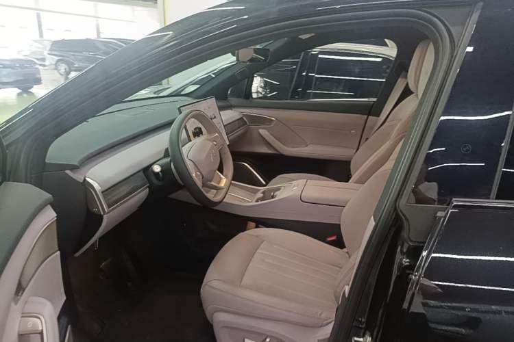 Used ONVO L60 2024 60 kWh Rear-Drive Version Left Front Seat