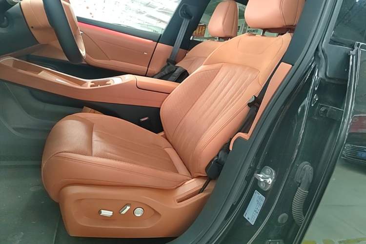 Used ONVO L60 2024 60 kWh Rear-Drive Version Left Front Seat