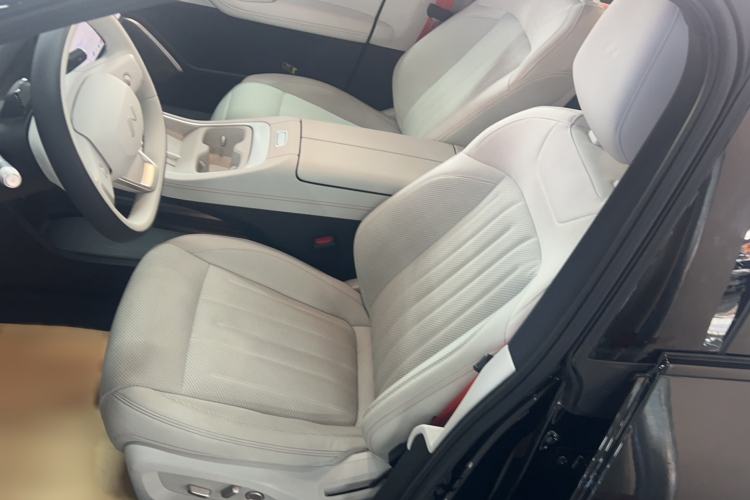 Used ONVO L60 2024 60 kWh Rear-Drive Version Left Front Seat