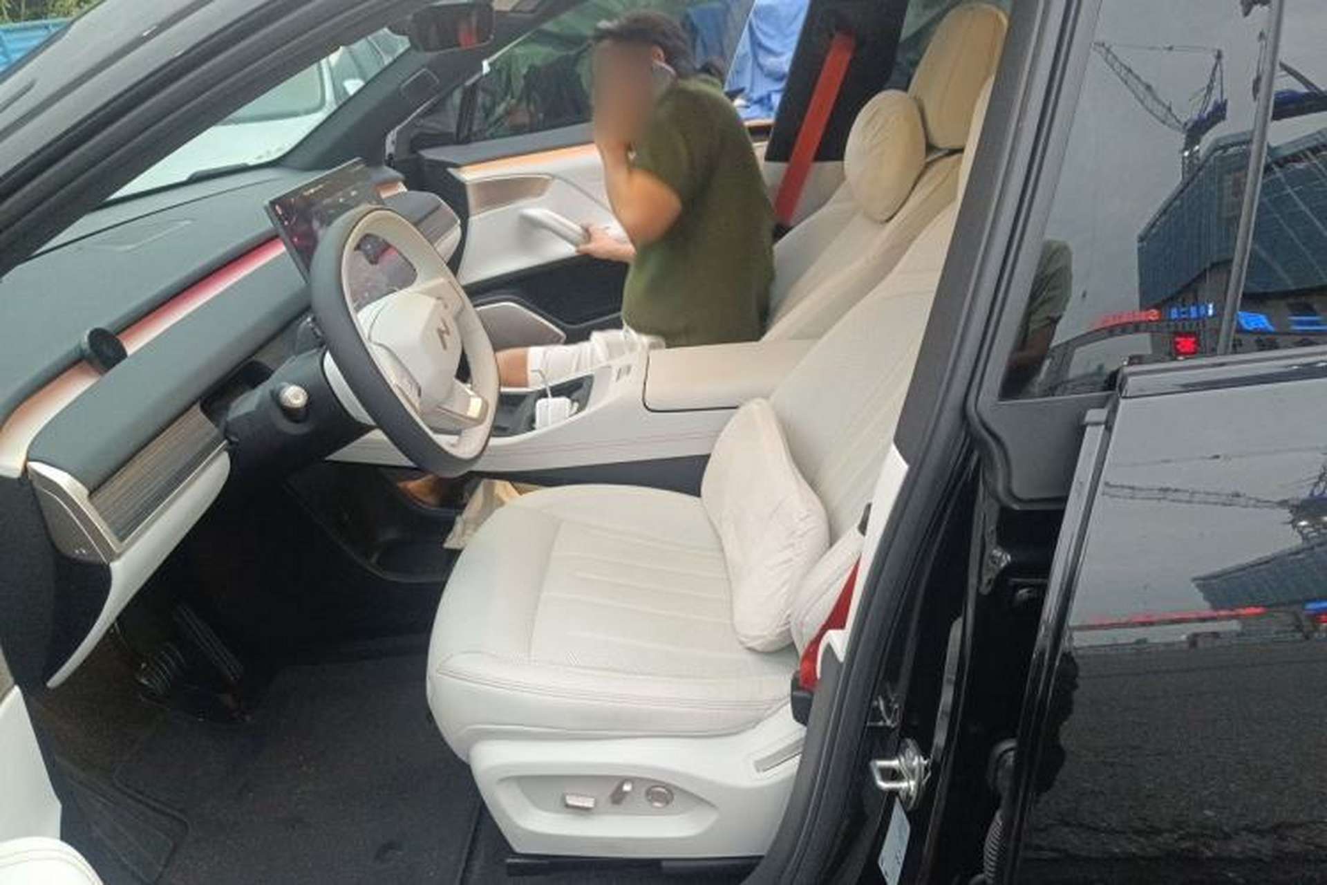 Used ONVO L60 2024 60 kWh All-Wheel Drive Left Front Seat