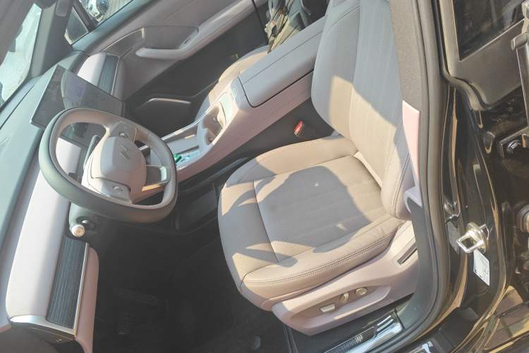 Used ONVO L60 2024 60 kWh Rear-Drive Version Left Front Seat
