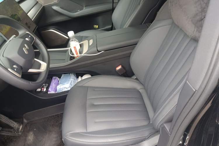 Used ONVO L60 2024 60 kWh All-Wheel Drive Left Front Seat