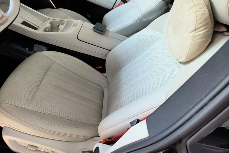 Used ONVO L60 2024 60 kWh All-Wheel Drive Left Front Seat