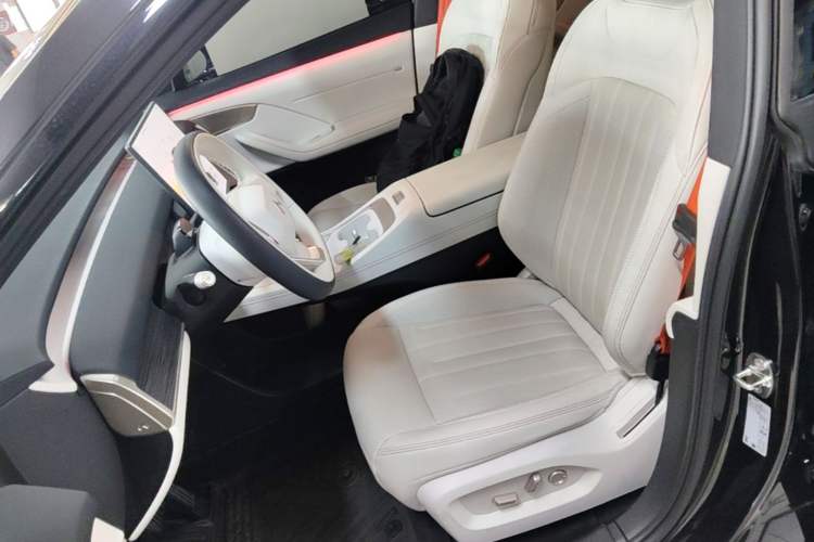 Used ONVO L60 2024 85 kWh Rear-Drive Version Left Front Seat