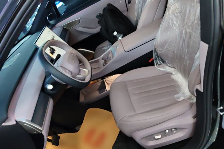 Used ONVO L60 2024 60 kWh Rear-Drive Version Left Front Seat