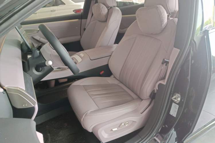 Used ONVO L60 2024 60 kWh Rear-Drive Version Left Front Seat