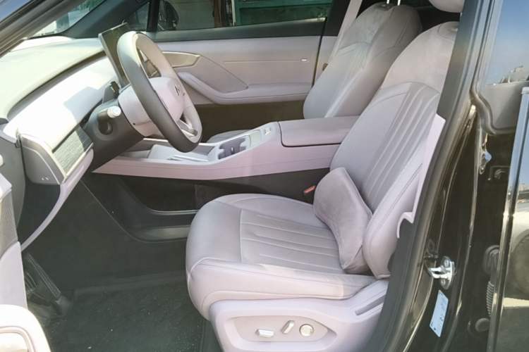 Used ONVO L60 2024 60 kWh Rear-Drive Version Left Front Seat