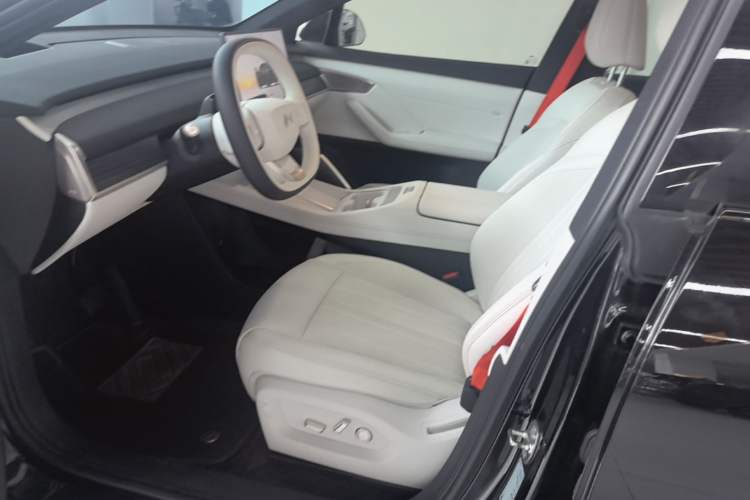 Used ONVO L60 2024 60 kWh All-Wheel Drive Left Front Seat
