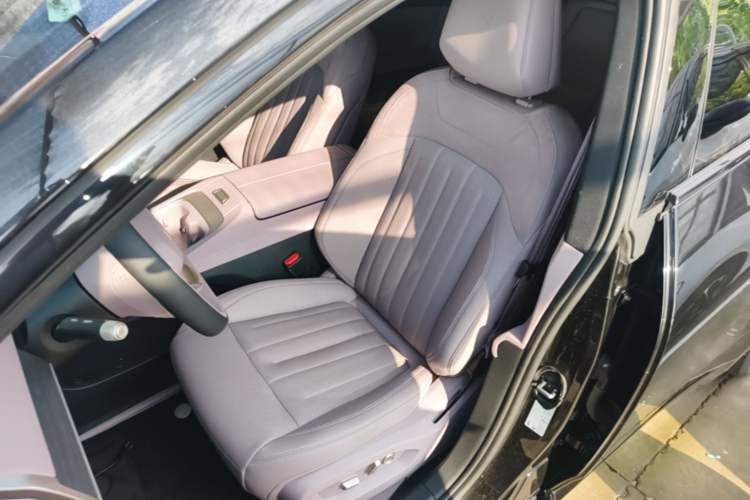 Used ONVO L60 2024 60 kWh Rear-Drive Version Left Front Seat