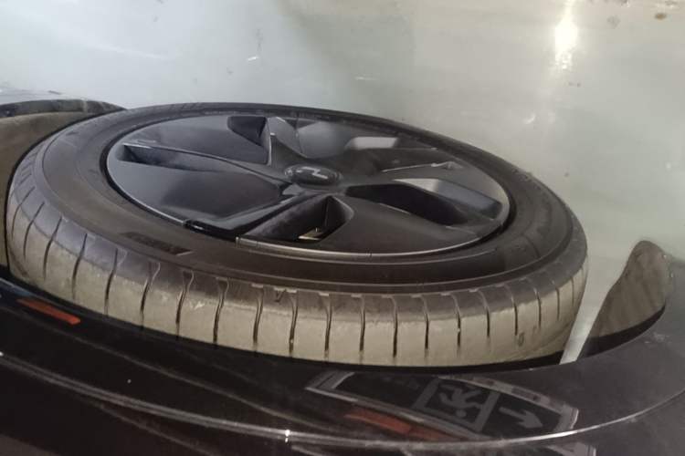 Used ONVO L60 2024 60 kWh Rear-Drive Version Left Front Wheel Hub