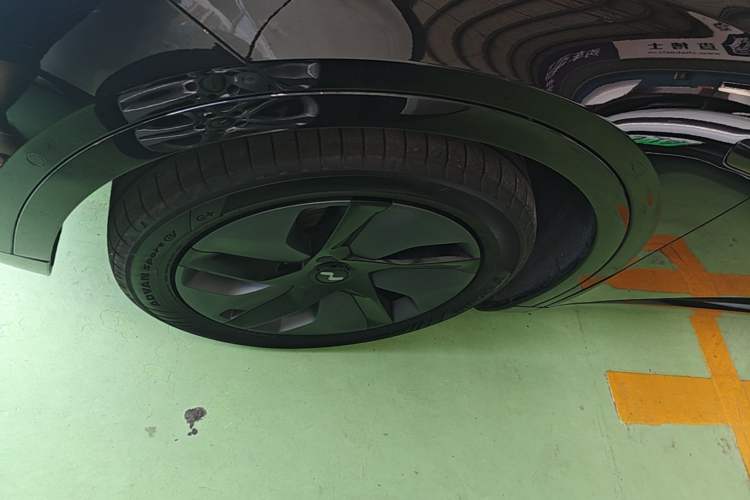 Used ONVO L60 2024 60 kWh Rear-Drive Version Left Front Wheel Hub