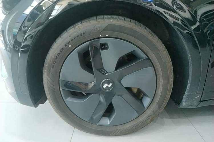 Used ONVO L60 2024 60 kWh Rear-Drive Version Left Front Wheel Hub