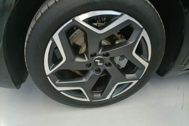 Used ONVO L60 2024 60 kWh Rear-Drive Version Left Front Wheel Hub