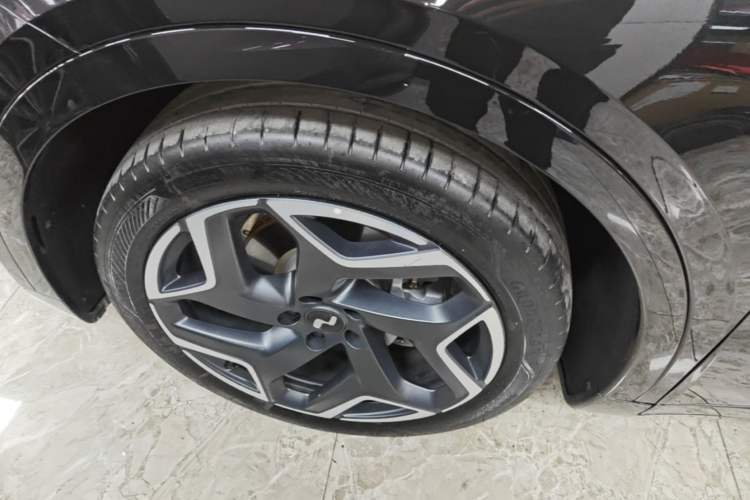 Used ONVO L60 2024 60 kWh All-Wheel Drive Left Front Wheel Hub
