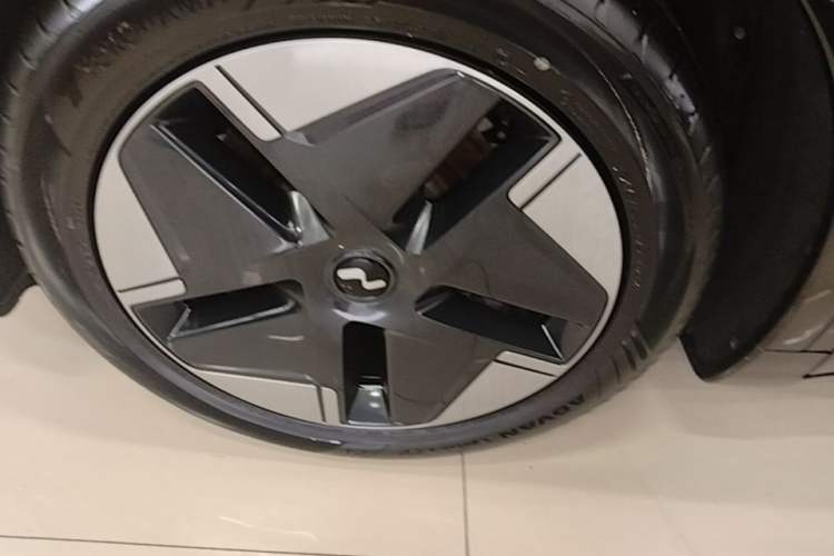 Used ONVO L60 2024 60 kWh Rear-Drive Version Left Front Wheel Hub