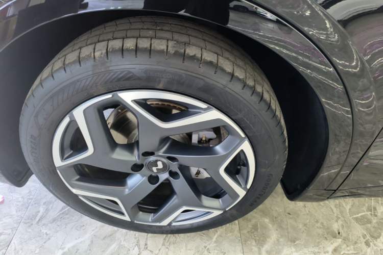 Used ONVO L60 2024 60 kWh All-Wheel Drive Left Front Wheel Hub