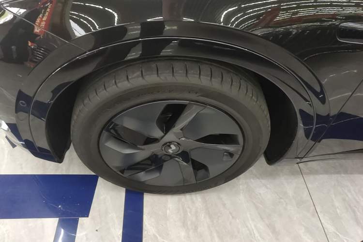 Used ONVO L60 2024 60 kWh All-Wheel Drive Left Front Wheel Hub