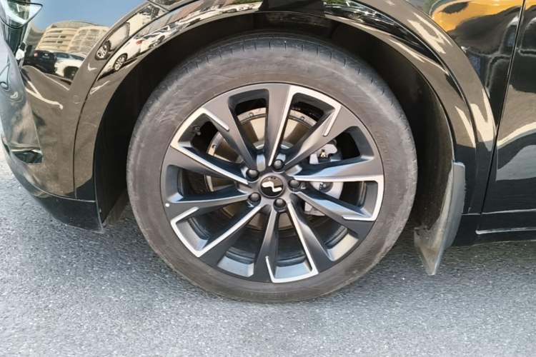 Used ONVO L60 2024 60 kWh Rear-Drive Version Left Front Wheel Hub