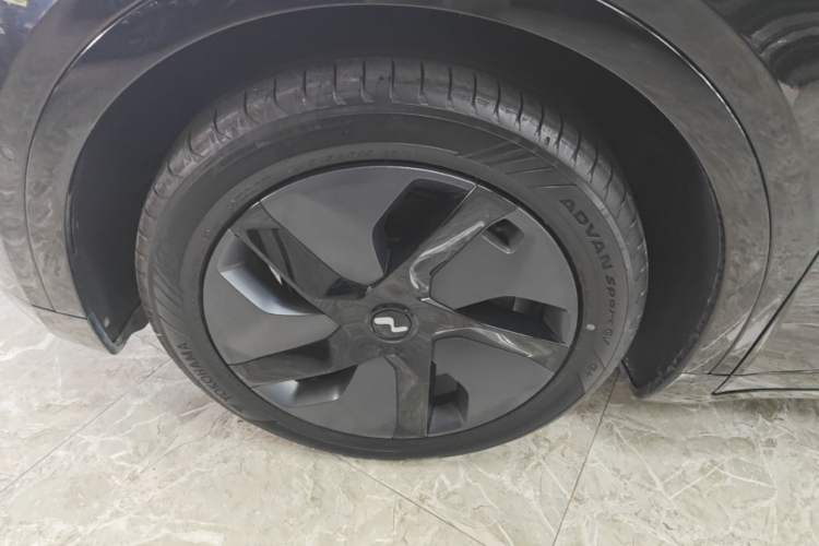 Used ONVO L60 2024 60 kWh Rear-Drive Version Left Front Wheel Hub