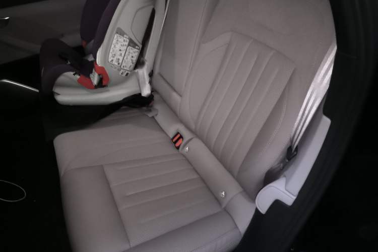 Used ONVO L60 2024 60 kWh Rear-Drive Version Left Rear Seat