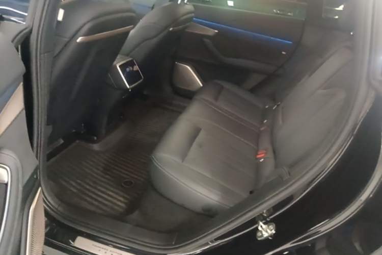 Used ONVO L60 2024 60 kWh Rear-Drive Version Left Rear Seat