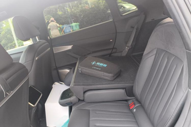 Used ONVO L60 2024 60 kWh Rear-Drive Version Left Rear Seat