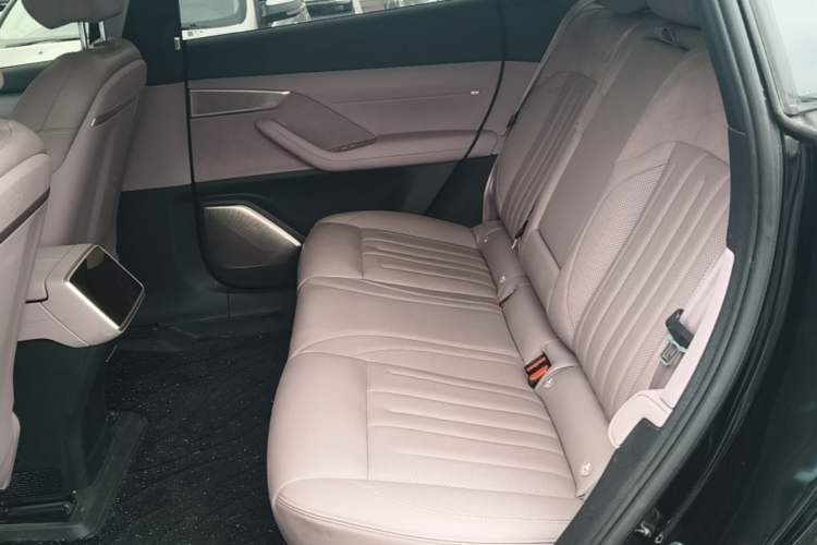 Used ONVO L60 2024 60 kWh Rear-Drive Version Left Rear Seat