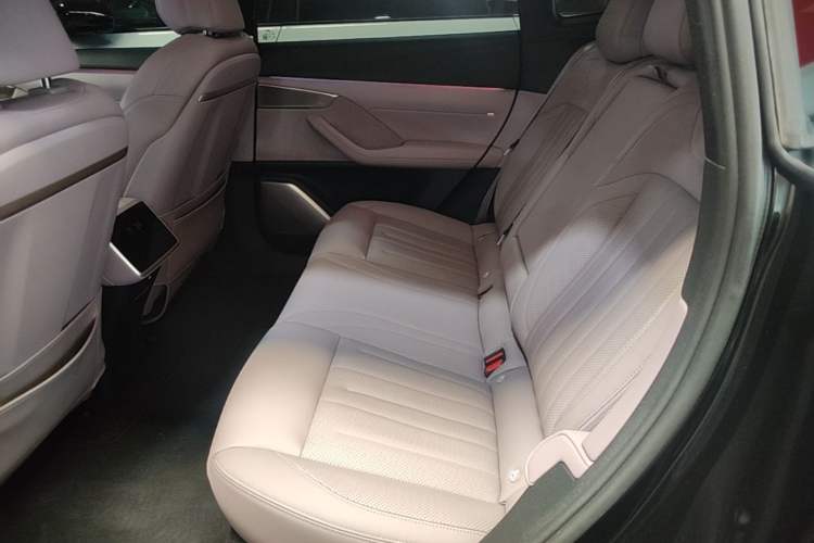 Used ONVO L60 2024 60 kWh Rear-Drive Version Left Rear Seat