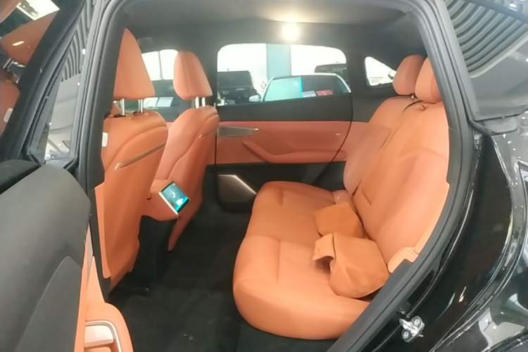 Used ONVO L60 2024 60 kWh Rear-Drive Version Left Rear Seat