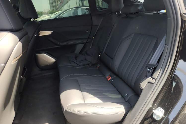 Used ONVO L60 2024 60 kWh Rear-Drive Version Left Rear Seat