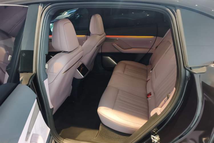Used ONVO L60 2024 60 kWh Rear-Drive Version Left Rear Seat