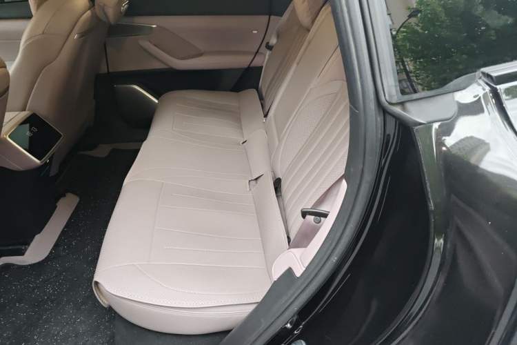 Used ONVO L60 2024 60 kWh Rear-Drive Version Left Rear Seat