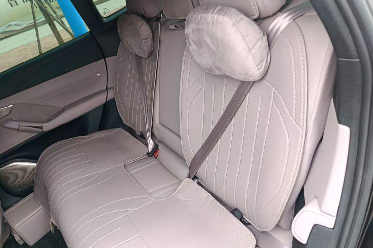 Used ONVO L60 2024 60 kWh Rear-Drive Version Left Rear Seat