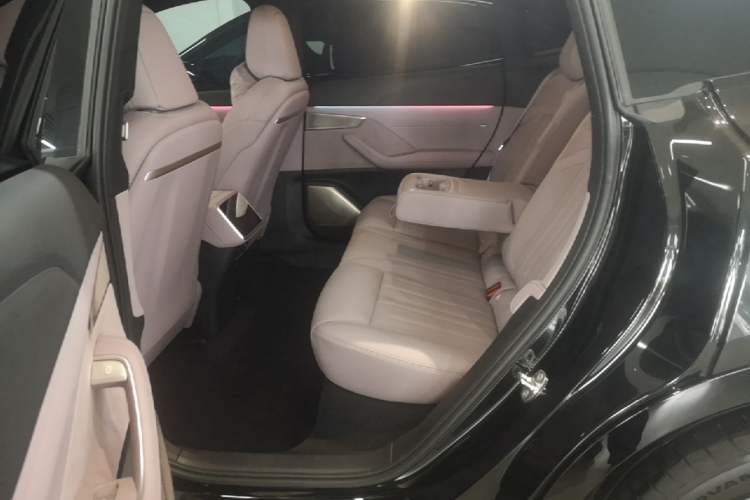 Used ONVO L60 2024 60 kWh Rear-Drive Version Left Rear Seat