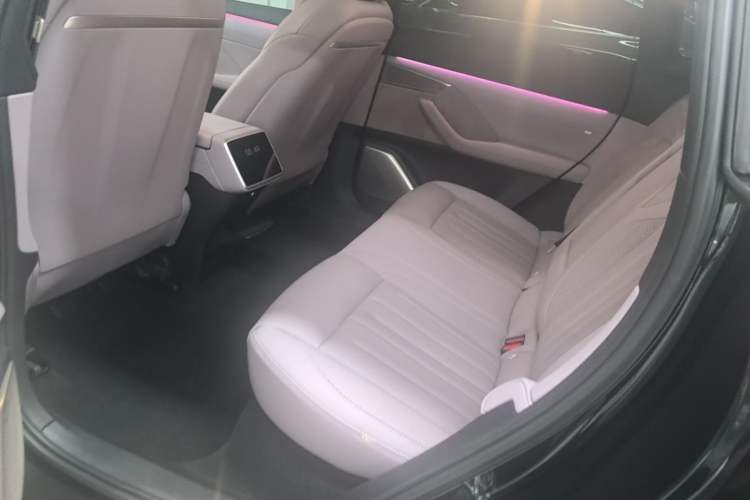 Used ONVO L60 2024 60 kWh Rear-Drive Version Left Rear Seat