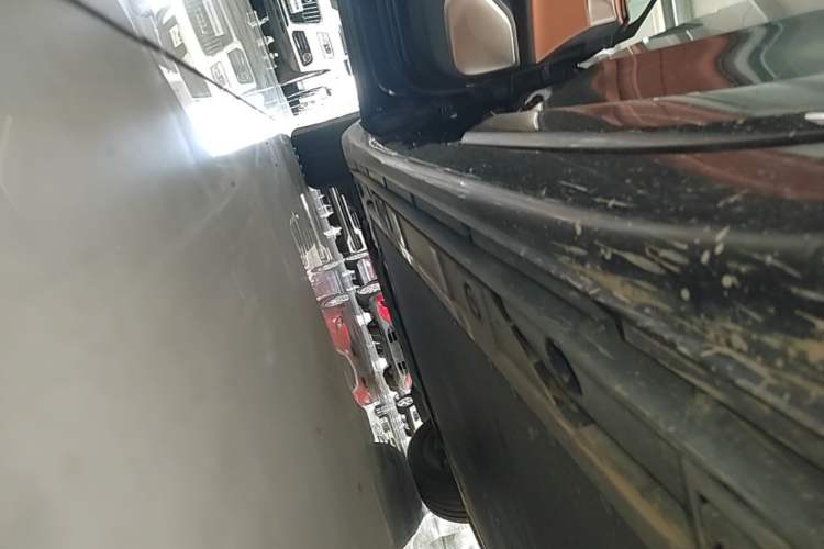 Used ONVO L60 2024 60 kWh Rear-Drive Version Left Side Sill