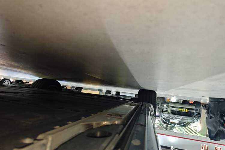 Used ONVO L60 2024 60 kWh Rear-Drive Version Left Side Sill
