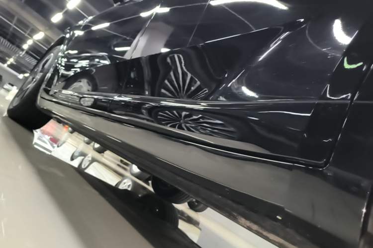 Used ONVO L60 2024 60 kWh Rear-Drive Version Left Side Sill