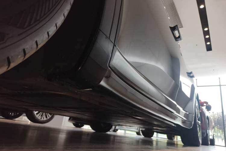 Used ONVO L60 2024 60 kWh Rear-Drive Version Left Side Sill