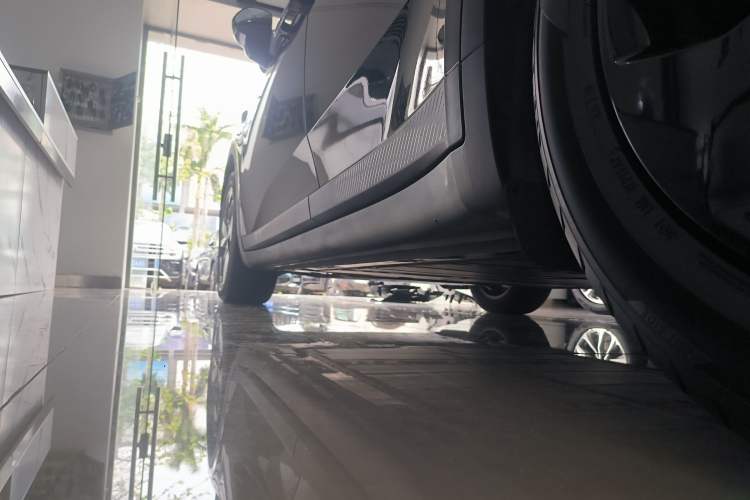 Used ONVO L60 2024 60 kWh Rear-Drive Version Left Side Sill