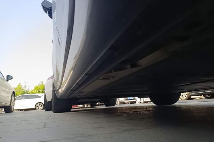 Used ONVO L60 2024 60 kWh Rear-Drive Version Left Side Sill