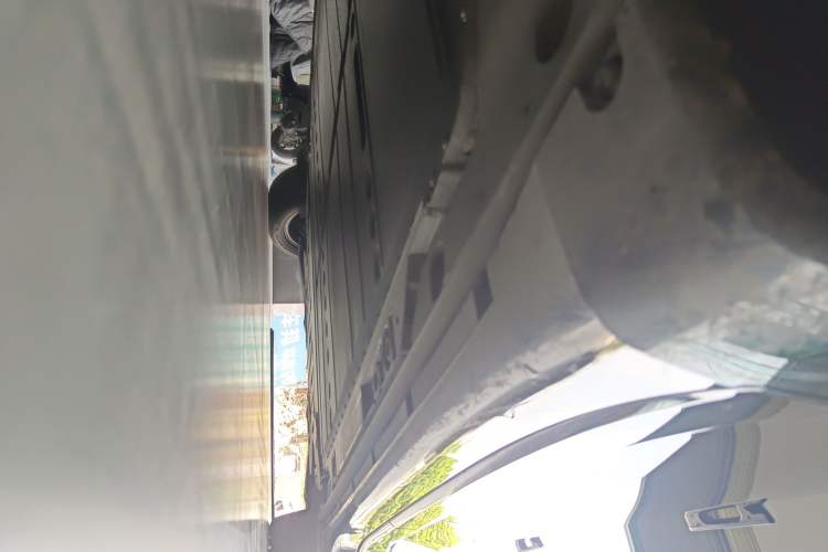 Used ONVO L60 2024 60 kWh Rear-Drive Version Left Side Sill