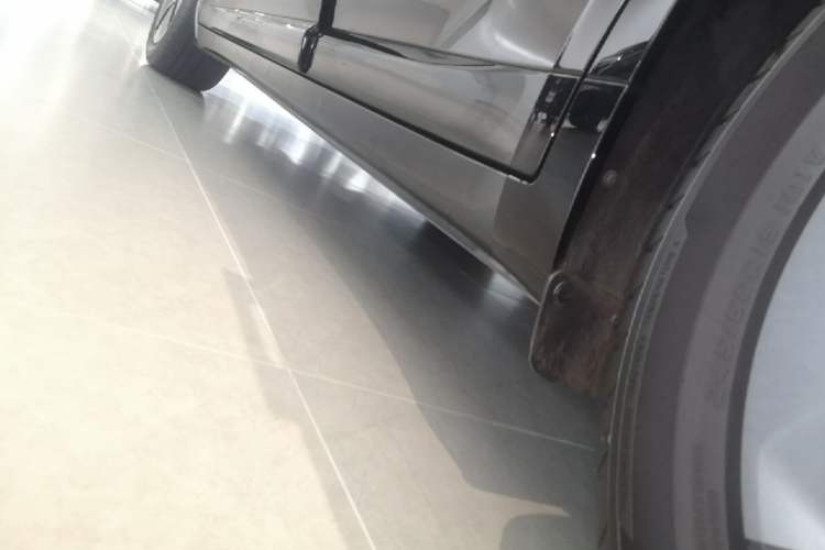 Used ONVO L60 2024 60 kWh Rear-Drive Version Left Side Sill