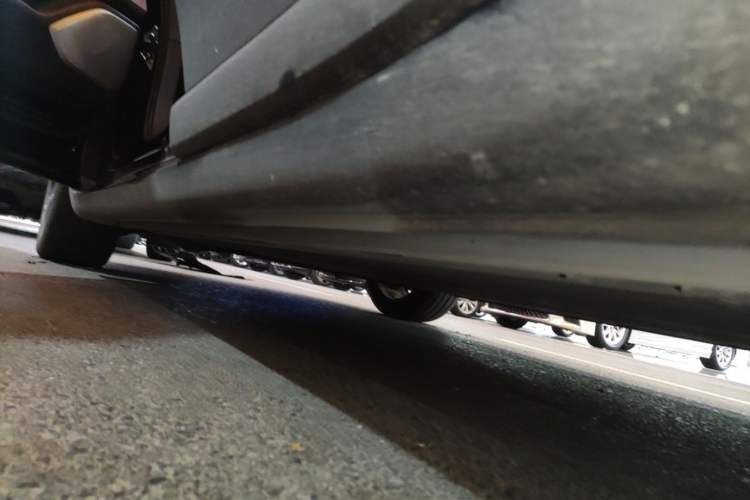 Used ONVO L60 2024 60 kWh Rear-Drive Version Left Side Sill