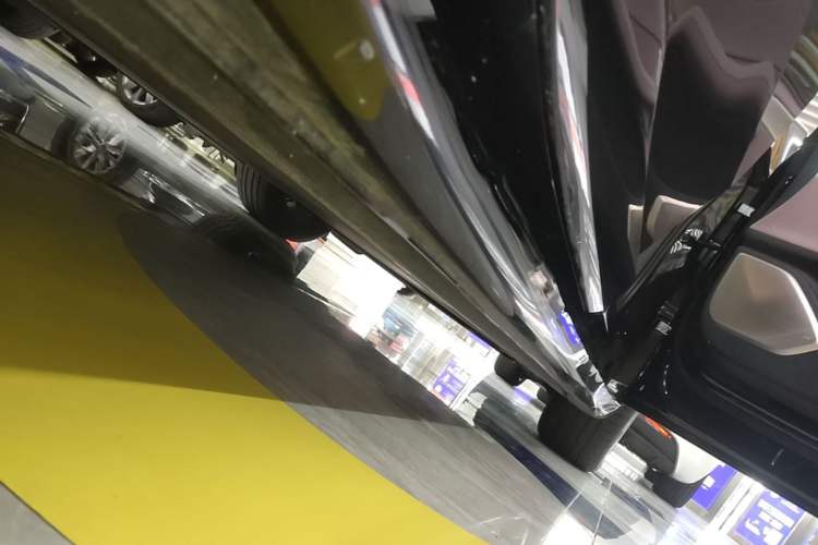 Used ONVO L60 2024 60 kWh All-Wheel Drive Left Side Sill