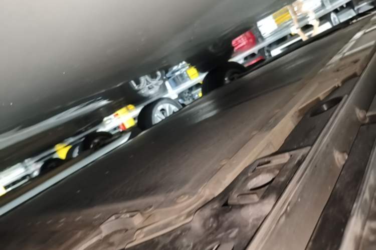 Used ONVO L60 2024 60 kWh All-Wheel Drive Left Side Sill