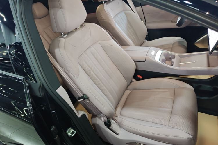 Used ONVO L60 2024 60 kWh Rear-Drive Version Right Front Seat