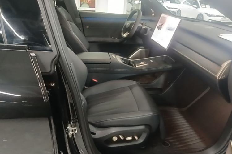 Used ONVO L60 2024 60 kWh Rear-Drive Version Right Front Seat